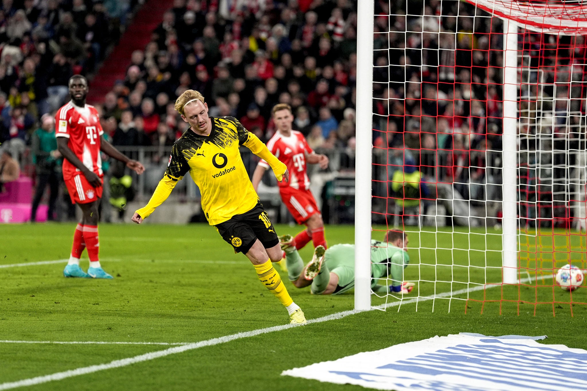 Samstag, 18.10.2025, 1. Bundesliga Saison 25/26 - 7. Spieltag in Muenchen, FC Bayern München - Borussia Dortmund 

Copyright:
Borussia Dortmund GmbH & Co. KGaA
Rheinlanddamm 207-209
44137 Dortmund

(NO IPTC-stripping allowed)
EDITORIAL USE ONLY