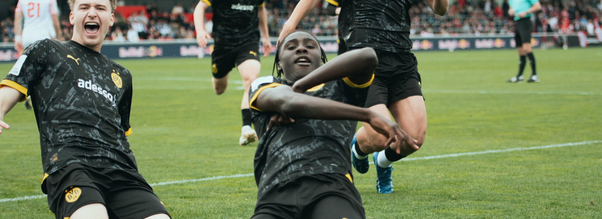 U17s storm into Championship Final with 3-2 win in Leipzig
